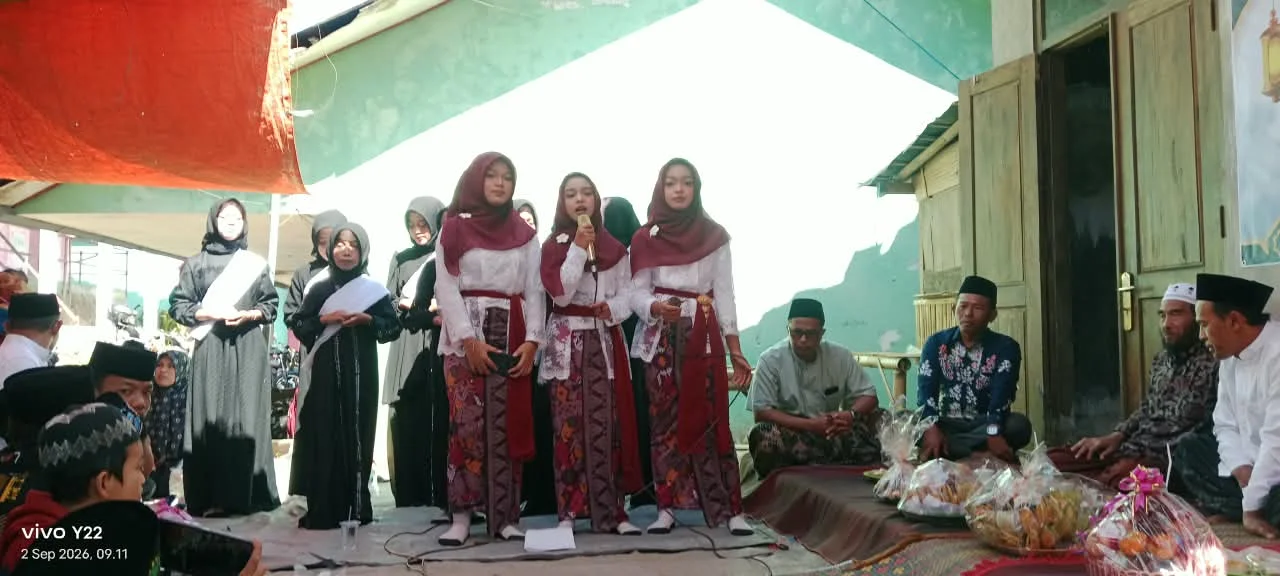 Paduan Suara SMPN 4 Mlandingan Meriahkan Peringatan Maulid Nabi Muhammad SAW